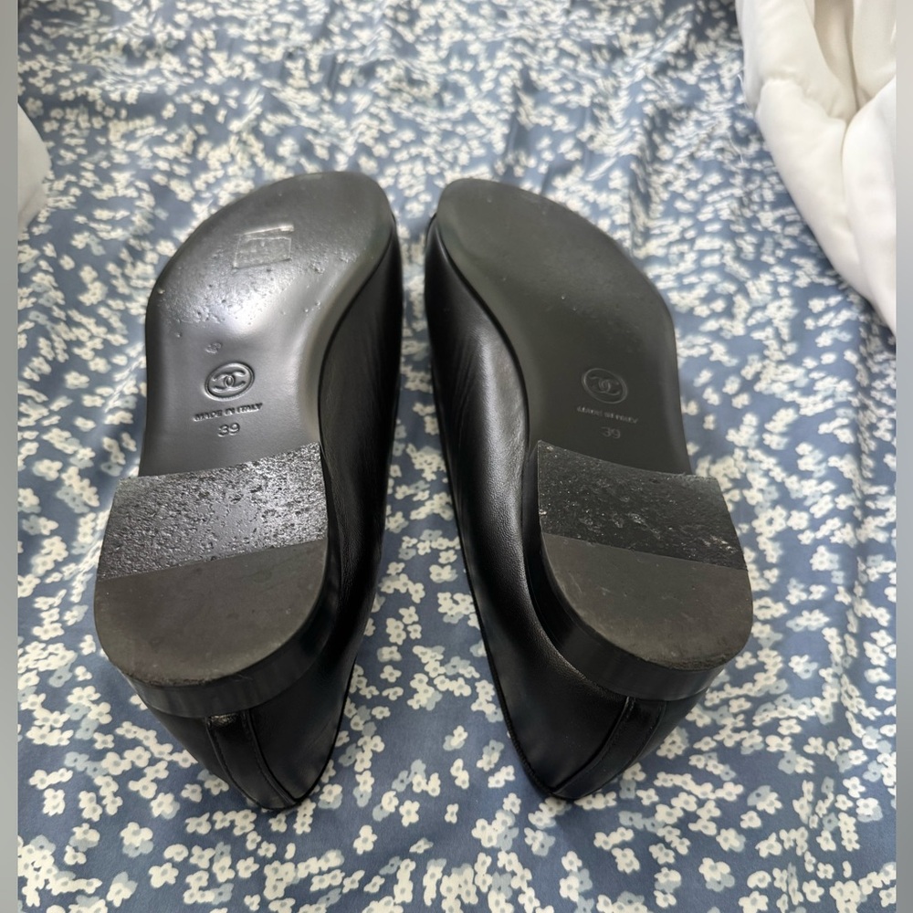 CHANEL Black Patent Cap-Toe Flats - Picture 7 of 11